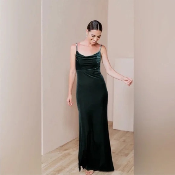 Revelry Skye Velvet Dress Emerald Green 613 Size 12 Bridesmaid Gown Maxi - Picture 1 of 8